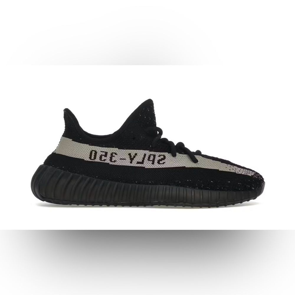 adidas Yeezy Boost 350‎ V2 Core Black White size 9 NWT in packaging